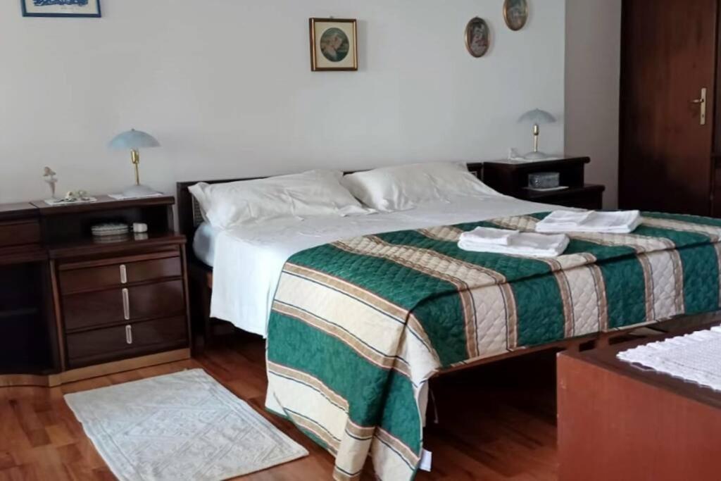 Brezza Marina - Appartamento In Villa Fronte Mare Trieste Exterior photo